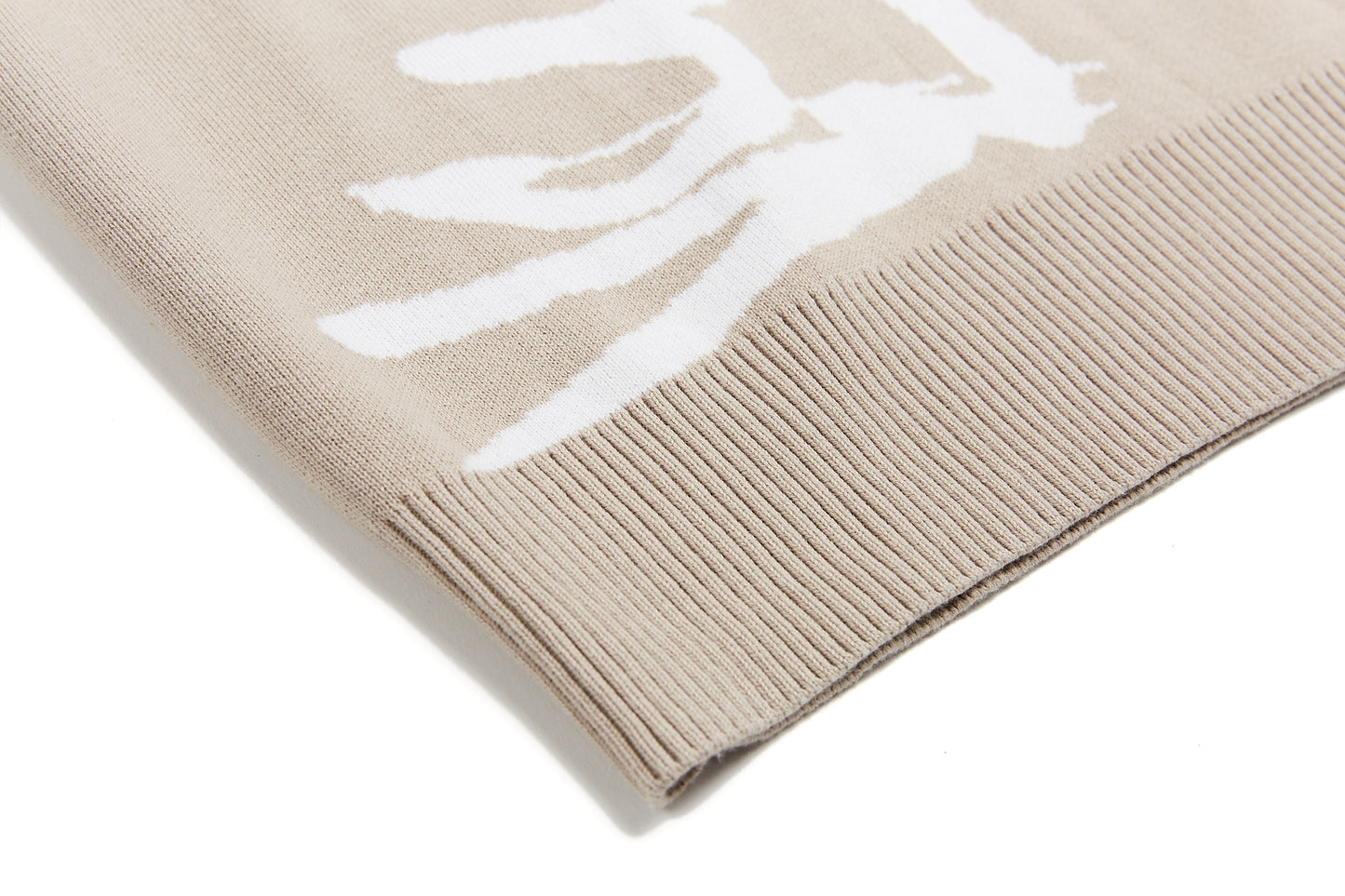 GRAFFITI PATTERN CREAM SWEATER